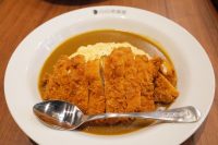 チキンカツ・オムカレー